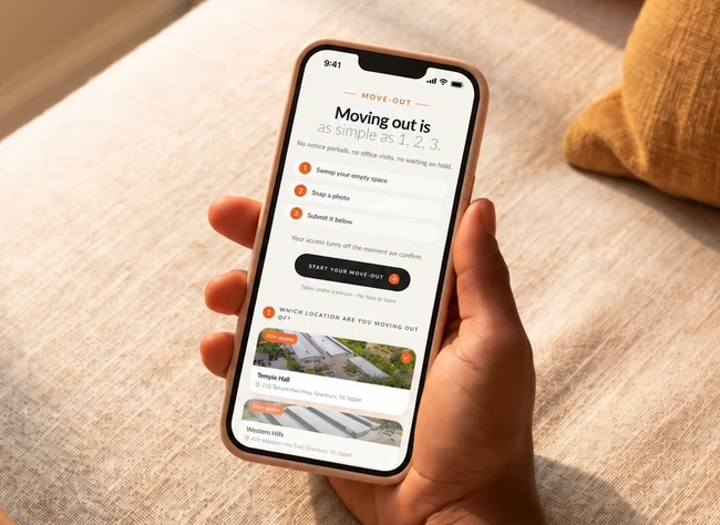 Online storage move-out in the app: sweep, snap a photo, submit